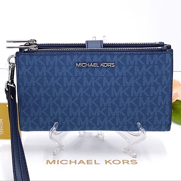 MICHAEL KORS LARGE DOUBLE ZIP WRISTLET DK CHAMBRAY - Picture 2 of 15